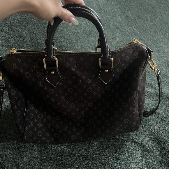 Louis Vuitton cross body bag